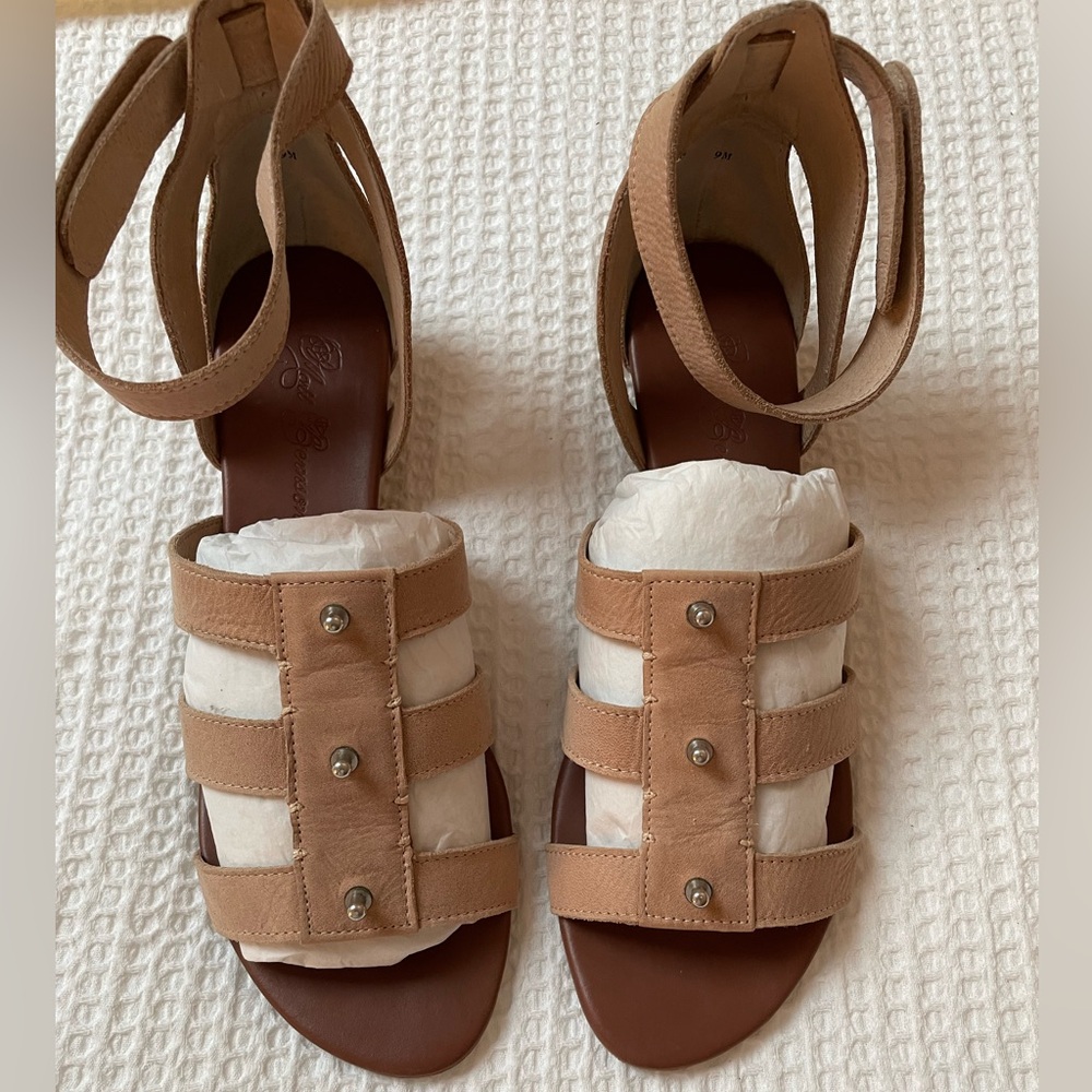 Matt Bernson - Sandals (size 9) - Picture 2 of 12